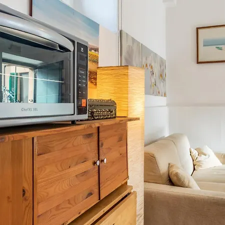 Airguest Beautiful Flat On The Little Naviglio * Milano
