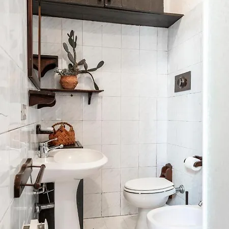 Airguest Beautiful Flat On The Little Naviglio * Milano
